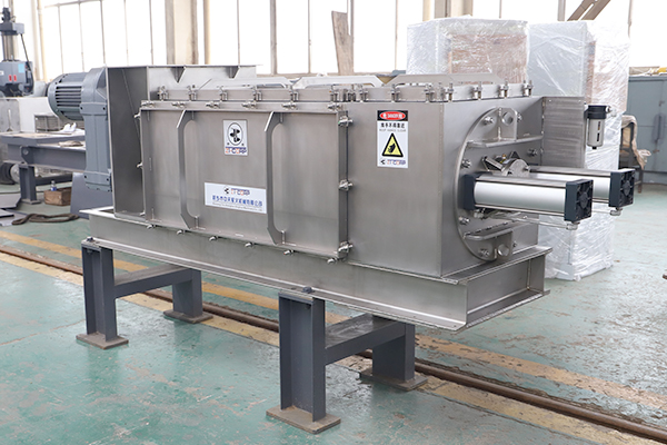 星空 体育app:一种砂石分选清洁一体机